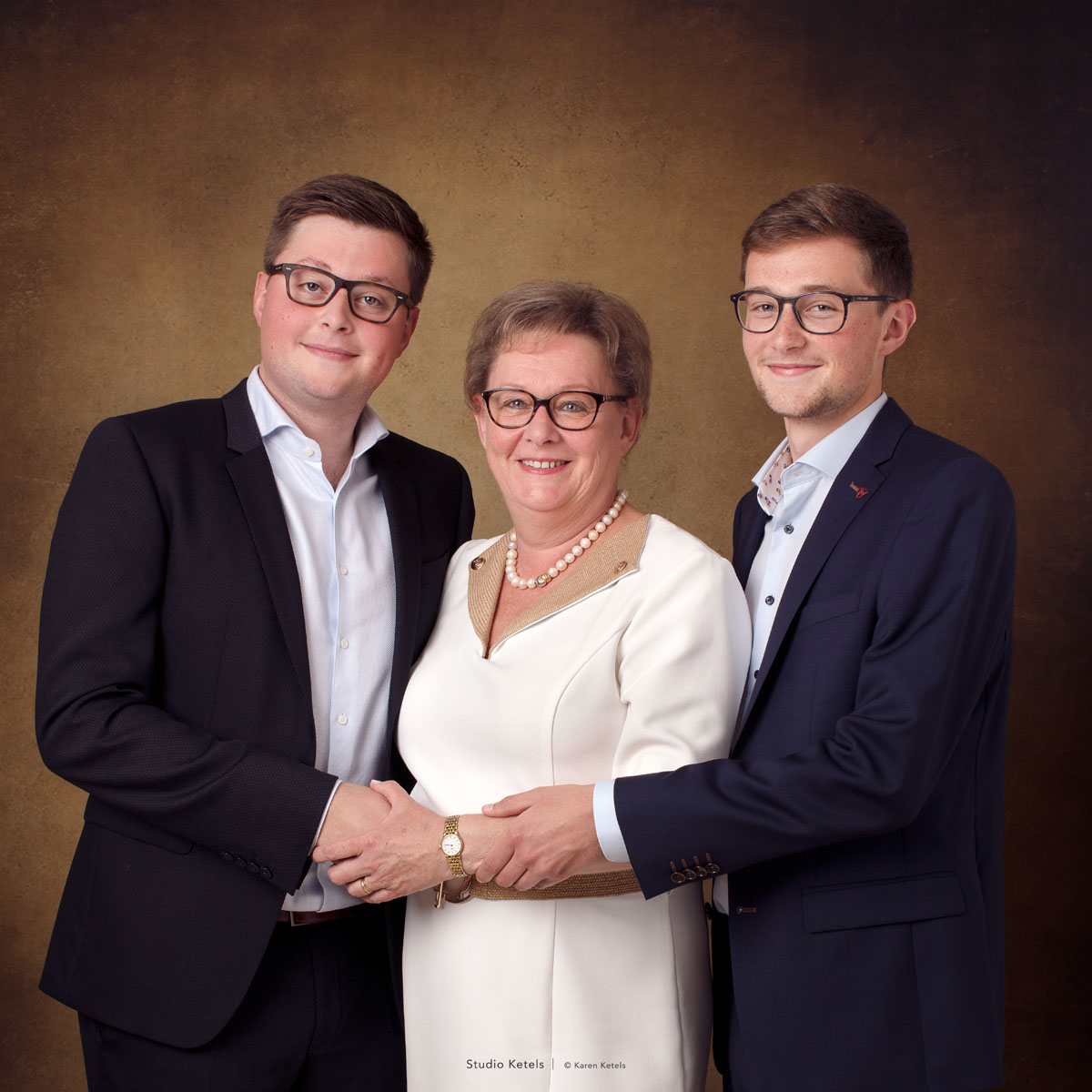 portret moeder met 2 zonen door Studio Ketels